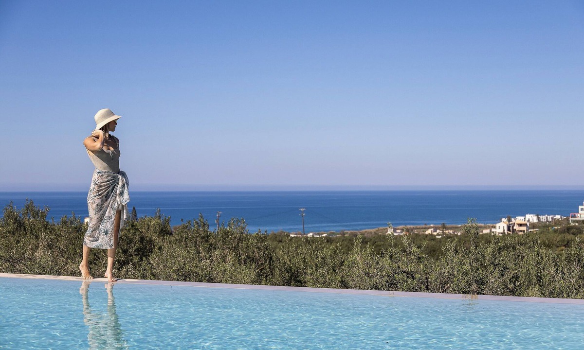 Adelianos Kampos Villa | Simplicity of Single-Level Sea Views by etouri