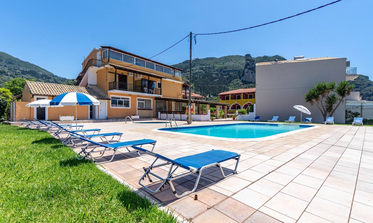 Agios Gordios Apartment | Studio Apartment 'Mires House Side Ground Floor 3' with Shared Pool, Wi-Fi and Air Conditioning