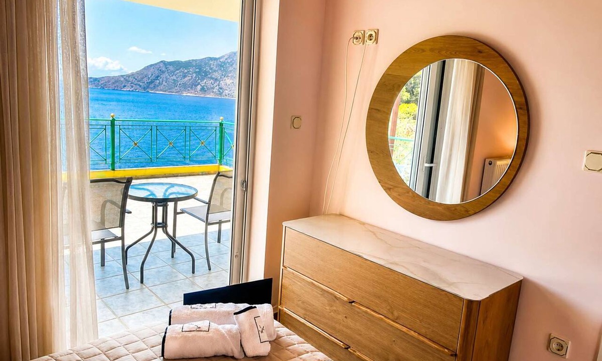 Platees House | Suite Sunset Overlooking the Sea in Ag Vasilios