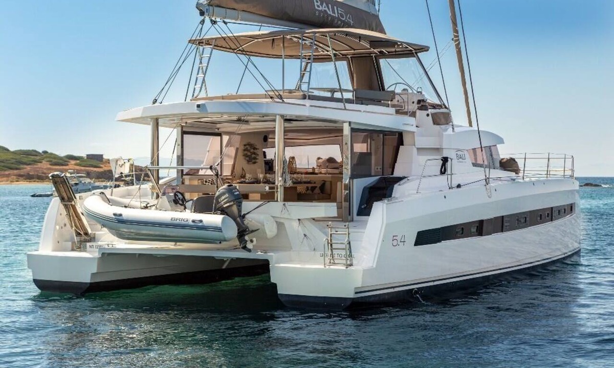 Alimos Boat Rental | Sun-Kissed Sailing Adventure in Islas Sarónicas