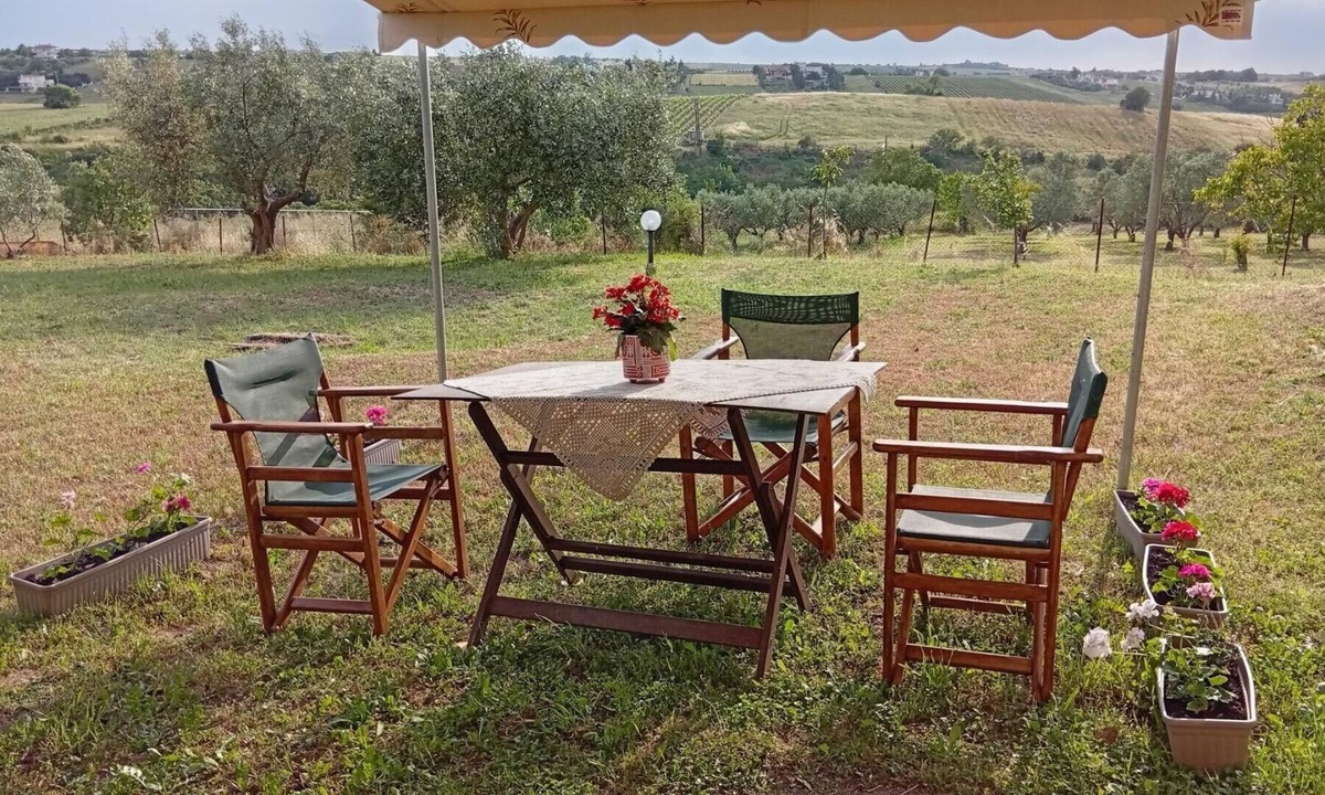 Thermaikos House | Sweet Home in Peraia Thermaikos – Ground Floor Retreat in a Green Estate