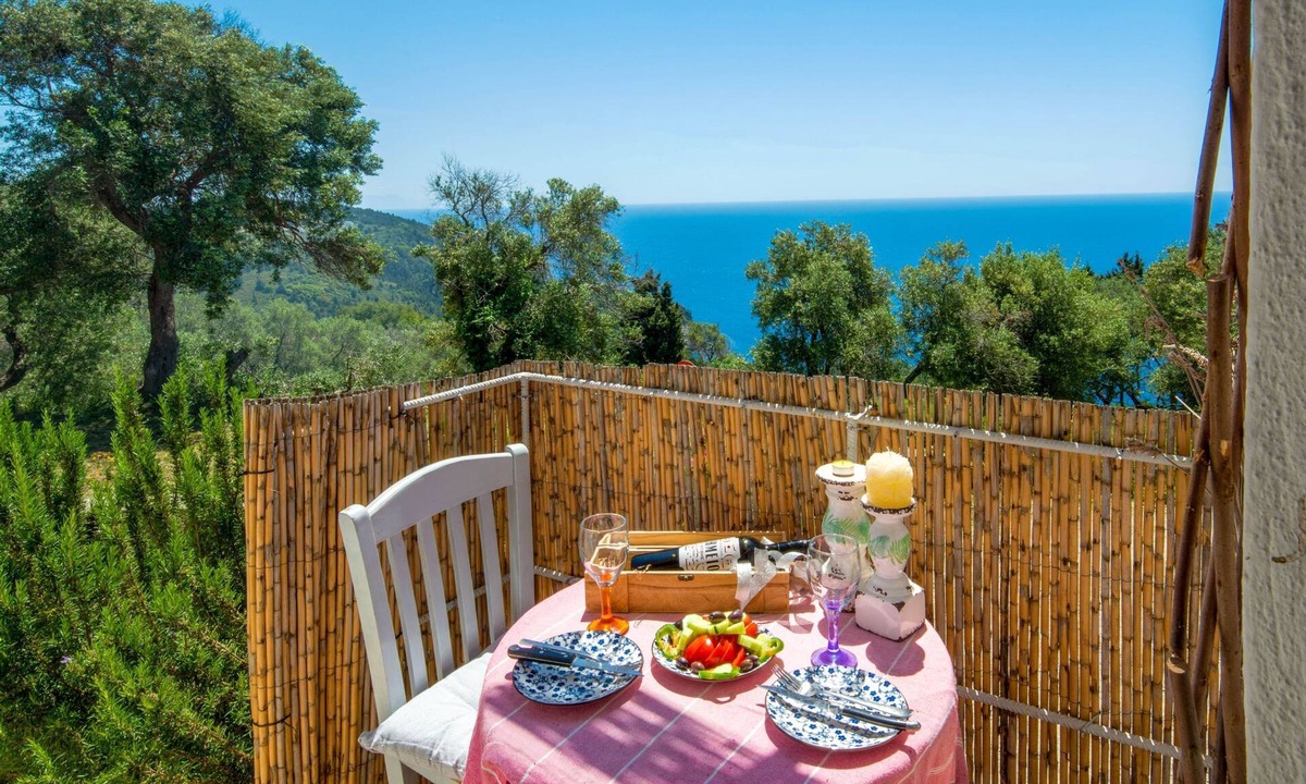 Magazia Apartment | Thodoroulis in Paxi with 1 bedrooms and 1 bathrooms