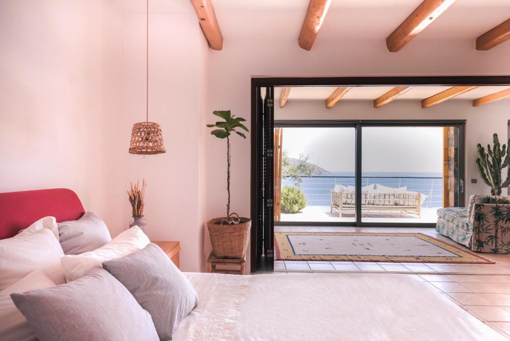 Agios Nikolaos Town Villa | Villa Aiolos Glaros - Seafront Retreat near Agios Nikolaos