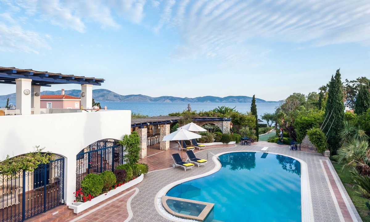 Pigadia House | Villa Elandra - Hydra Bay Resort: Private Beach & Boat Dock