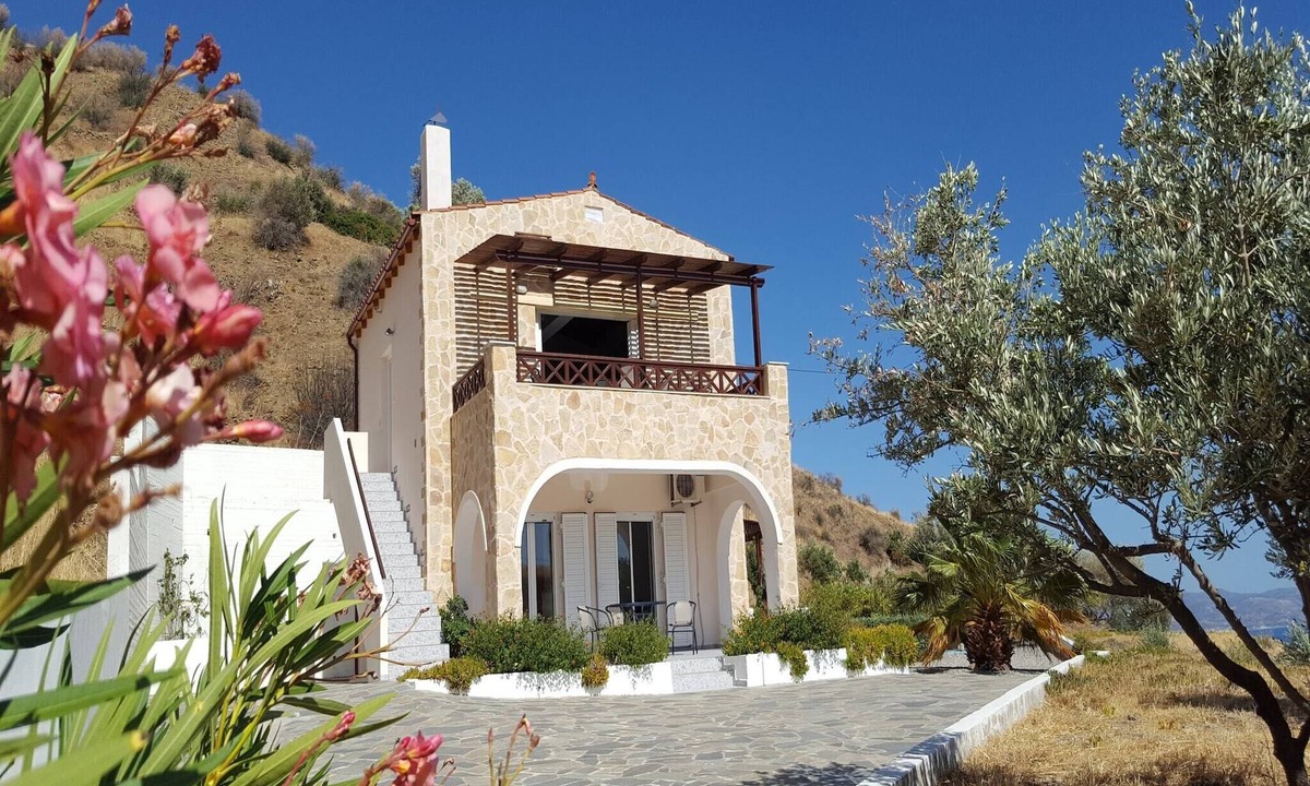 Vizari Villa | Villa in Agia Galini with Pool Views