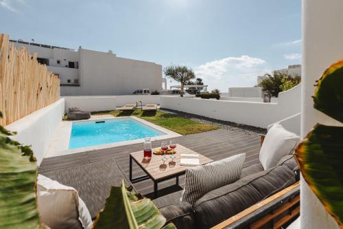 Agios Prokopios House | Villa Karla, Beachside Bliss in Agios Prokopios
