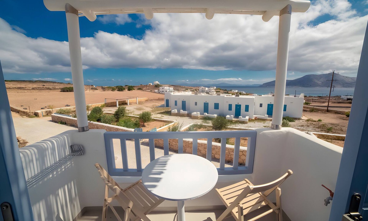 Koufonisia Apartment | Villa "Pasithoe" with Private Terrace, Wi-Fi and Air Conditioning