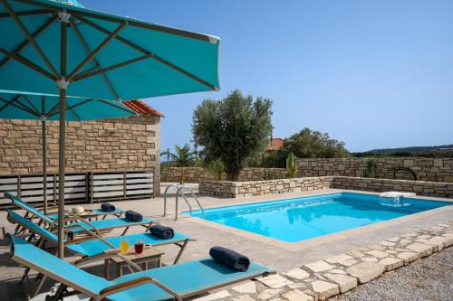 Erfoi Villa | Villa Vasiliki Private Heated Pool