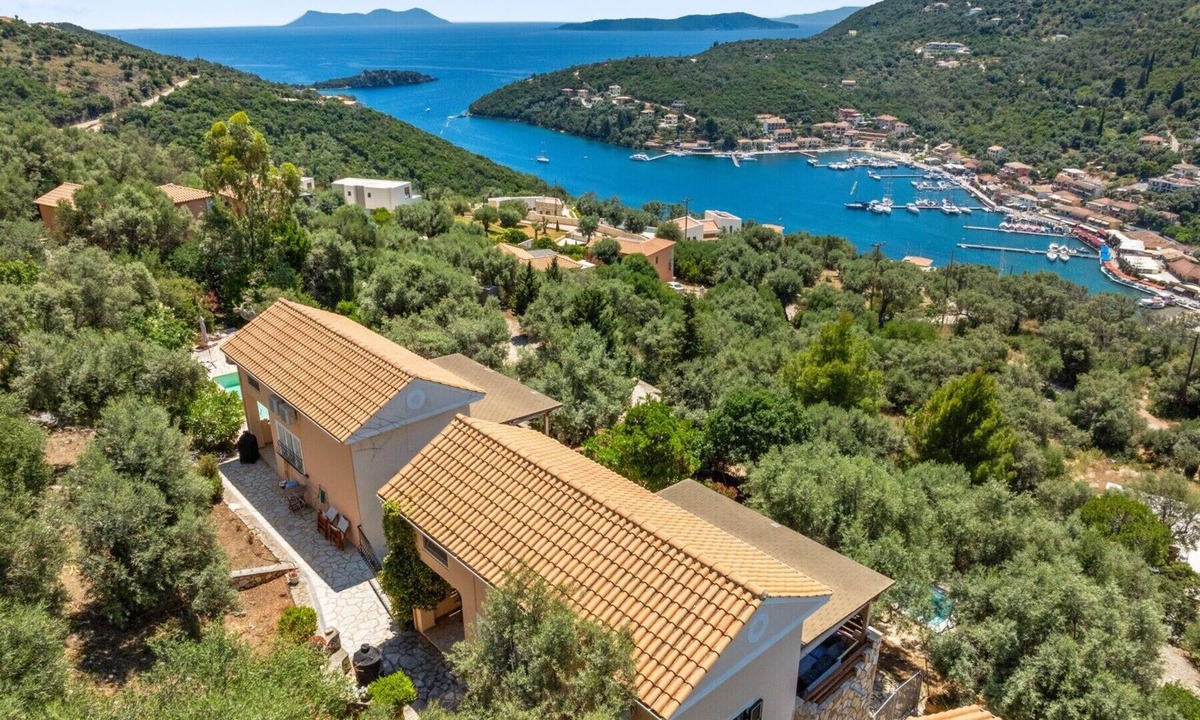 Sivota Villa | VILLAS CARISMA - Natural Style Villas for 14+ people
