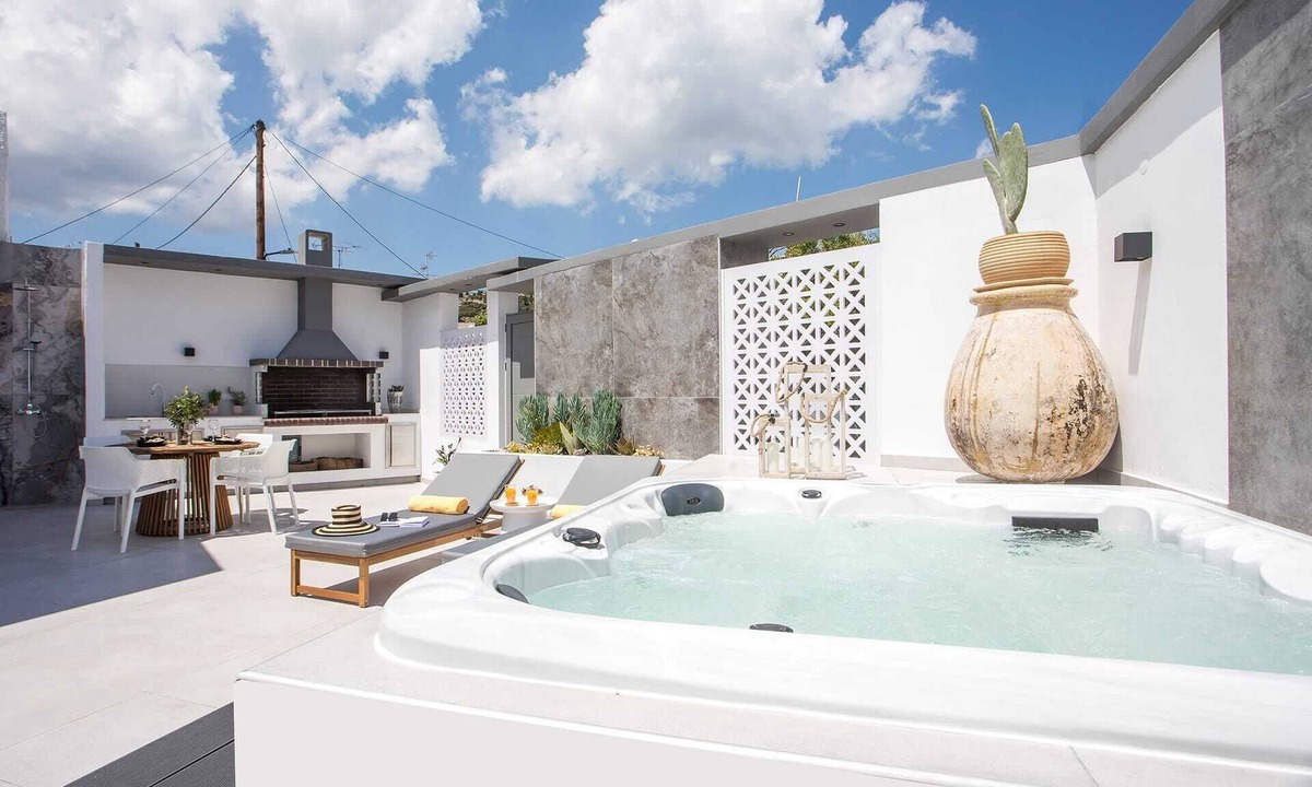 Afandou Villa | Welcome to Chrispa Villa, a beautifully renovated traditional home.