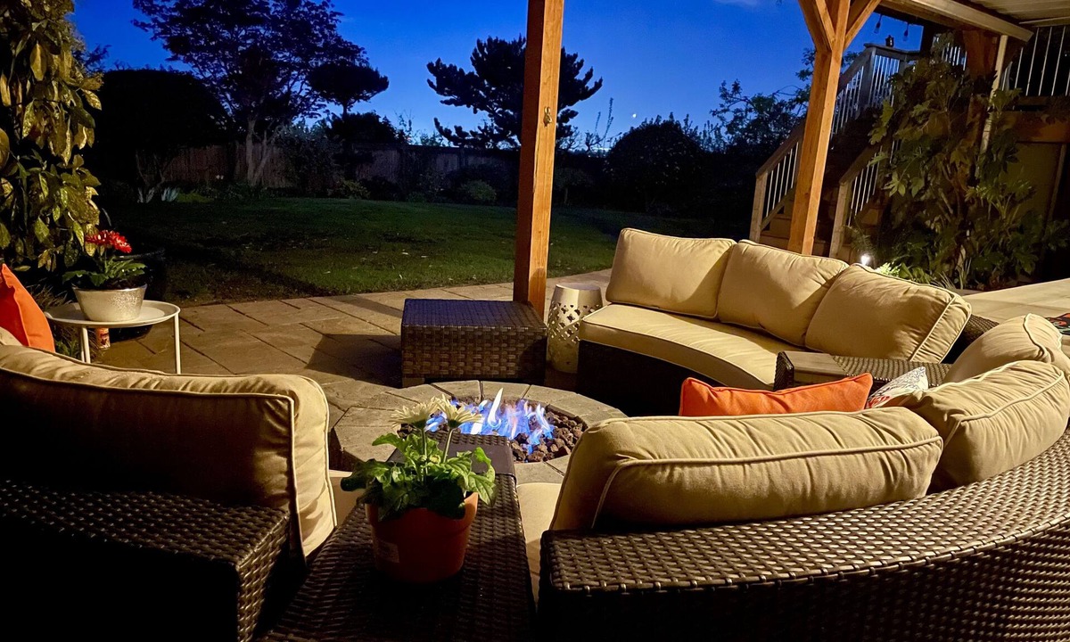 Genesee Villa | WEST SEATTLE Daylight Basement Villa~easy Seattle access for games & concerts