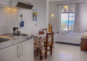 Apartment for 2 people with a beautiful sea view just 50m from the beautiful sandy beach
