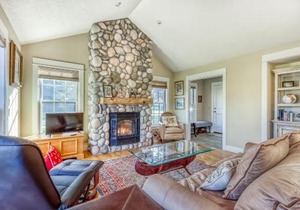Classy Sisters Townhome in Sisters