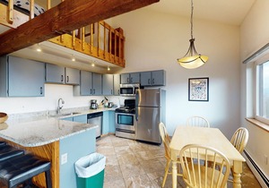 Top-floor w/Mountain View in Silverthorne