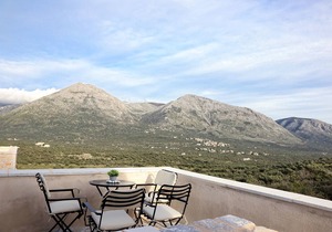 Vorino Luxury Villas, Aloni