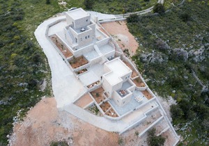 Vorino Luxury Villas, Aloni