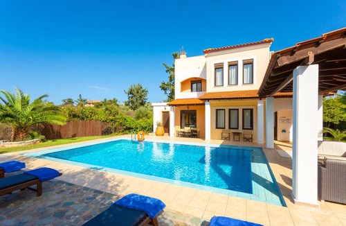 Kefalas Villa | 130 m² Villa ∙ 4 bedrooms ∙ 7 guests