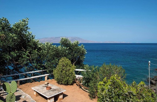 Kolymbari Cottage | 2 Annexed apartments over the sea – Private place to swim