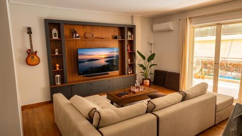 Pangrati Apartment | 2BD Unique Pangrati Apt With Parking Kallimarmaro