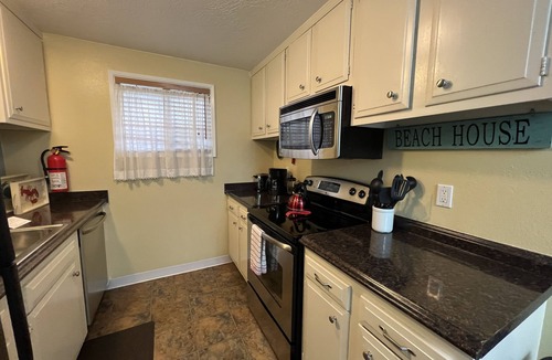 Seaside House | 2BR/1Bath Charming Home Perfect for Small Families Close to Beach/Down Town
