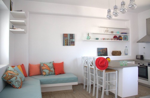 Plaka Villa | 800m from the beach. Amazing views. Agia Anna location