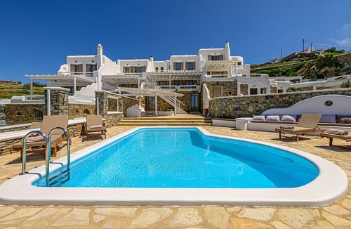 Psarou Villa | 9 Muses Villa Thalia 5 BR with private pool!