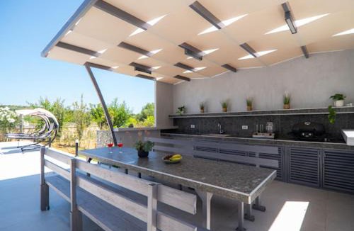 Galatas Villa | Adriana Horizon Villa, Pool & Hillside View