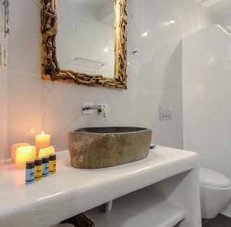 Schinoussa Town Apartment | Africanis Suites