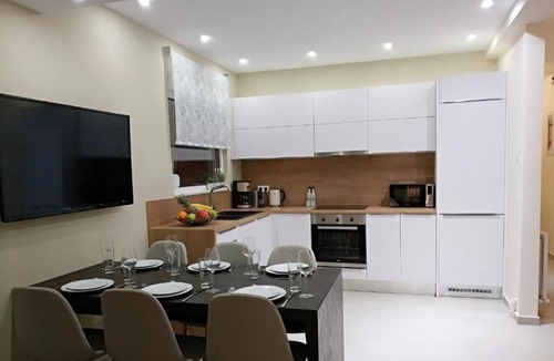 Ilisia Apartment | Alke Homme II - Penthouse