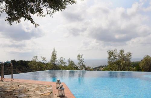 Votsi Villa | Alonissos Poikilma Villas - luxury villas in Alonissos in nature with private pools
