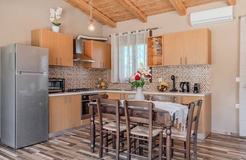 Monopari Villa | Altura Villa,Private Pool , one storey , for Up to 7 geusts