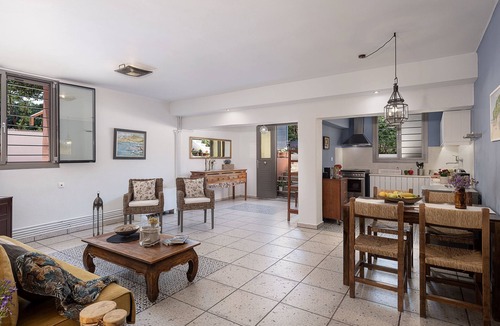 Daratsos House | am Strand mit Pool für eine oder zwei Familien by Interhome