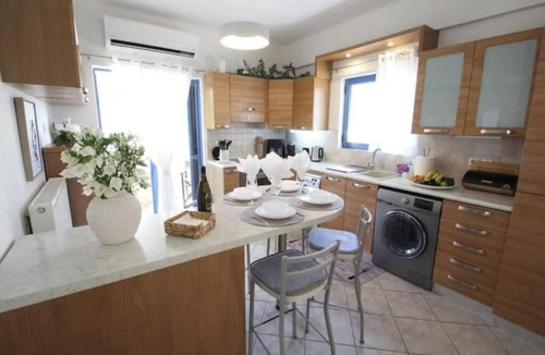 Souvala Apartment | Angie’s Serenity Apartment! Where you leave all your worries behind !