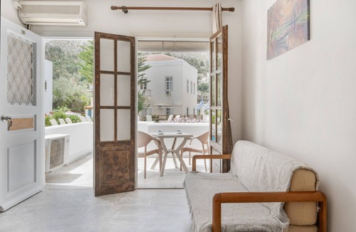 Kalymnos Town Apartment | Apartment 'Double Room No 5' with Mountain View, Wi-Fi and Air Conditioning