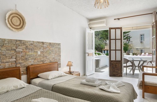 Kalymnos Town Apartment | Apartment 'Double Room No 2' with Mountain View, Wi-Fi and Air Conditioning
