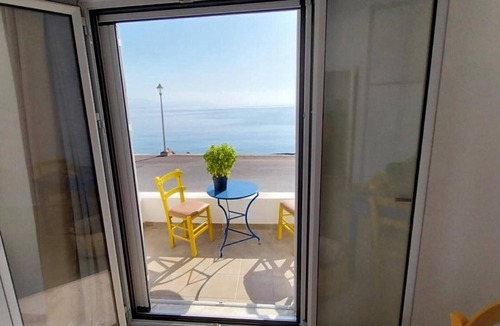 Agia Pelagia Apartment | Apartment 'I Have A Dream' with Sea View, Private Terrace and Air Conditioning