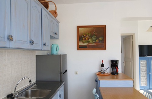 Palekastro Apartment | Apartment 'Memories' with Balcony, Wi-Fi and Air Conditioning