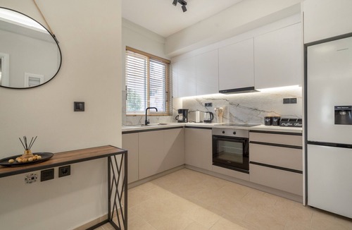 Yenion Apartment | Apartment 'Papanikolis' with Shared Terrace, Wi-Fi and Air Conditioning