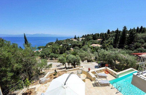 Katsimatika Villa | Apeiron II Villa - Sunny, Modern, Pool - walk to Gaios