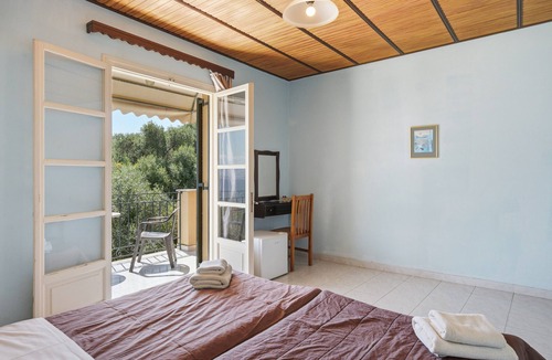 Apraos Apartment | Apraos Bay Hotel Room 4 Studio with Sea View, Wi-Fi and Air Conditioning