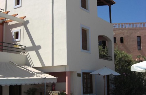 Daratsos Apartment | Architect's Apartments
