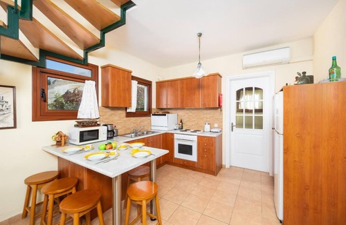 Plaka Villa | Ariadne Villa - Four Bedroom Villa, Sleeps 7