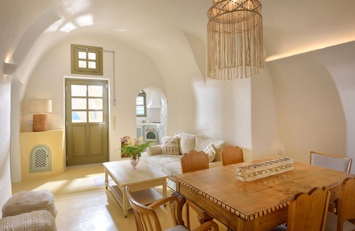 Oia Villa | Astounding Santorini Villa | Villa Archon | 2 Bedrooms | Breathtaking Views