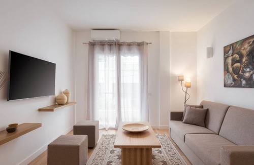 Koukaki Apartment | Athenian Hillside Apartment