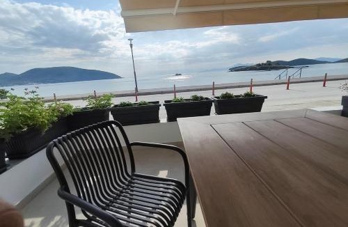 Nea Peramos Apartment | Aurora suite