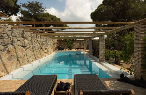 Drafaki Villa | Baroness - Five Bedroom Villa, Sleeps 10