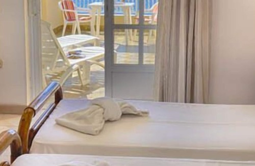 Agios Georgios Pagon Apartment | Beachfront apartment with sea views - Agios Georgios Pagon