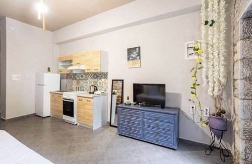 Kokkala Apartment | Beachfront Mani Luxury Stone Nest, Steps from Sea