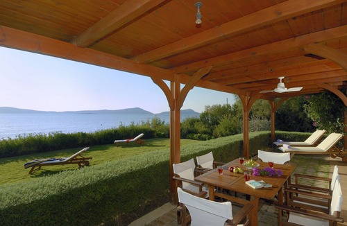 Gialova Villa | Beachfront Villa