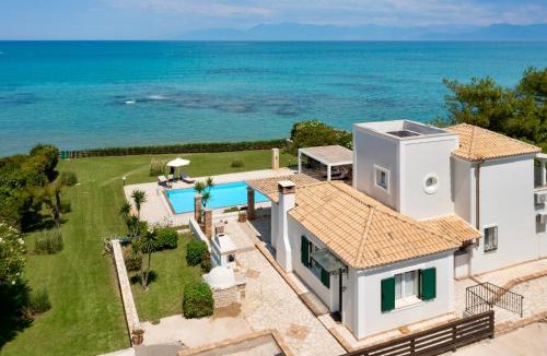 Sidari Villa | Beachfront Villa Victoras - With private beach